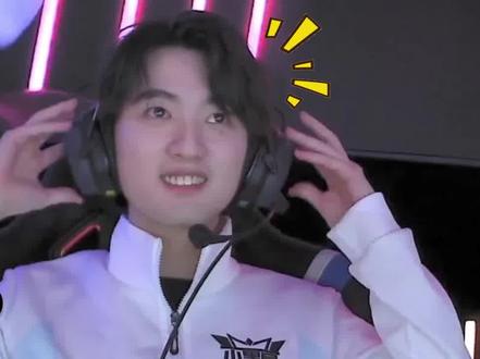 LCK选手的多巴胺穿搭：T1全员自信非常