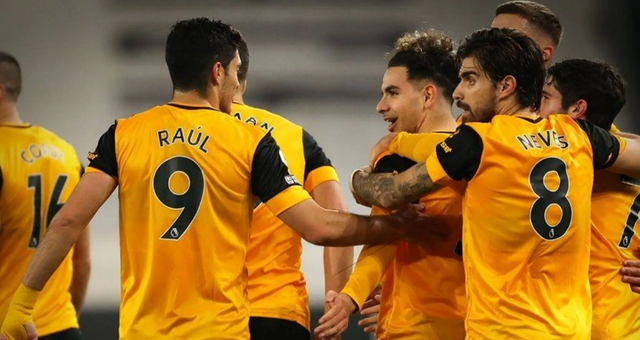 Team WE 3-1战胜OMG，晋级下一轮