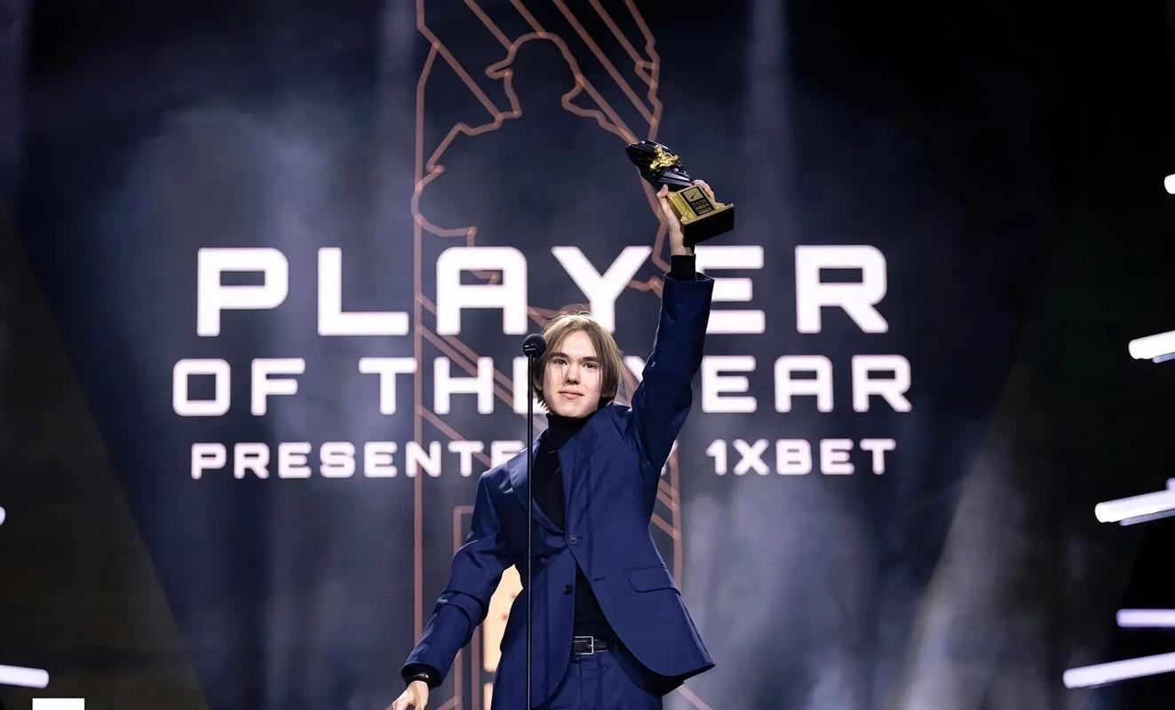 Icon阿狸多次关键魅惑命中 钦元兰博输出拉满 Icon队先拿赛点